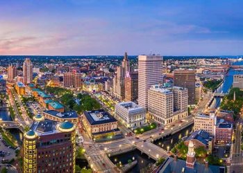 10 Famous Singers from Rhode Island