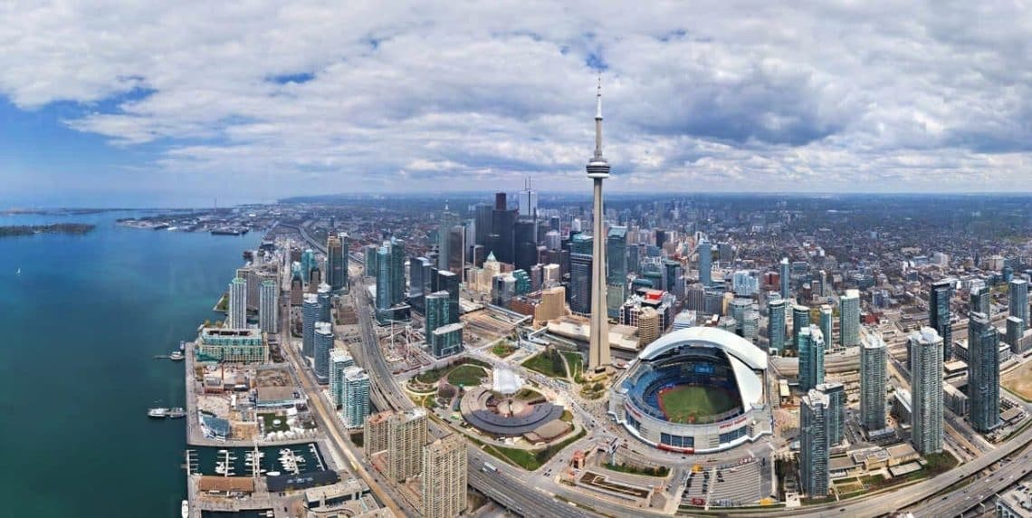 10 Famous Singers from Canada