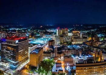 10 Famous Singers from Connecticut