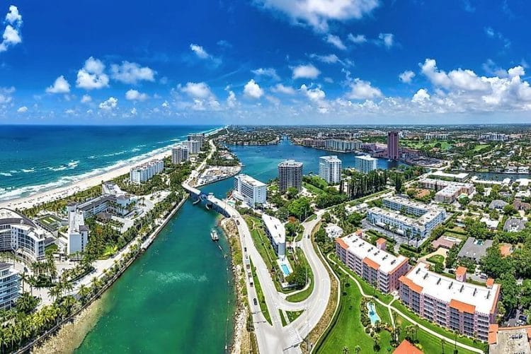 10 Famous Singers from Florida