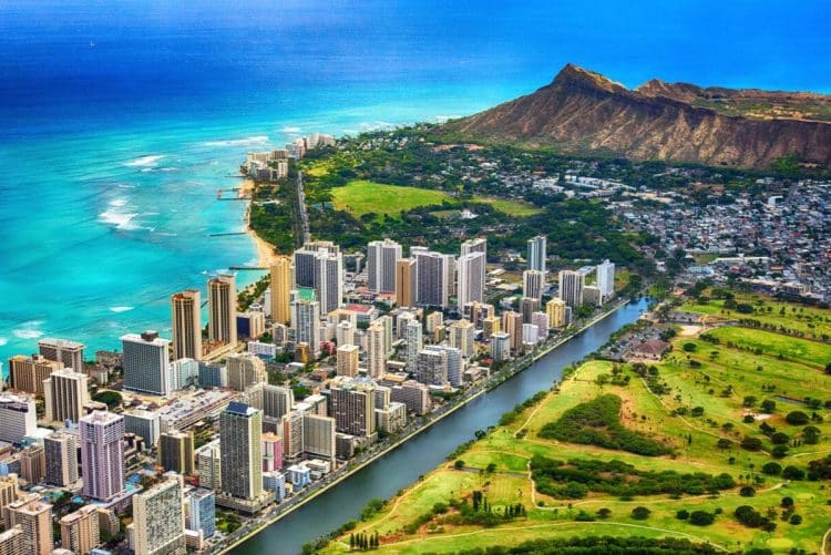 10 Famous Singers from Hawaii