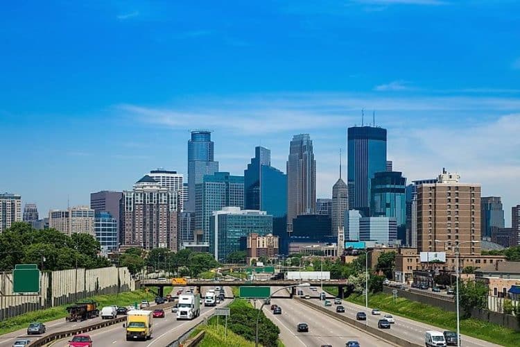 10 Famous Singers from Minnesota