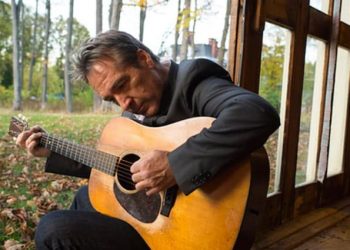 15 Best Folk Music Singers of All Time