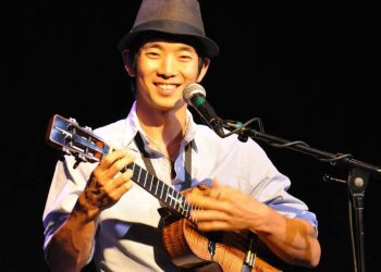 15 Best Ukulele Players of All Time