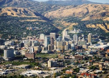 10 Famous Singers from Utah