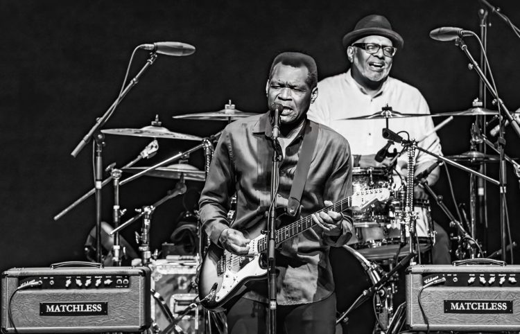 10 Best Robert Cray Band Songs of All Time