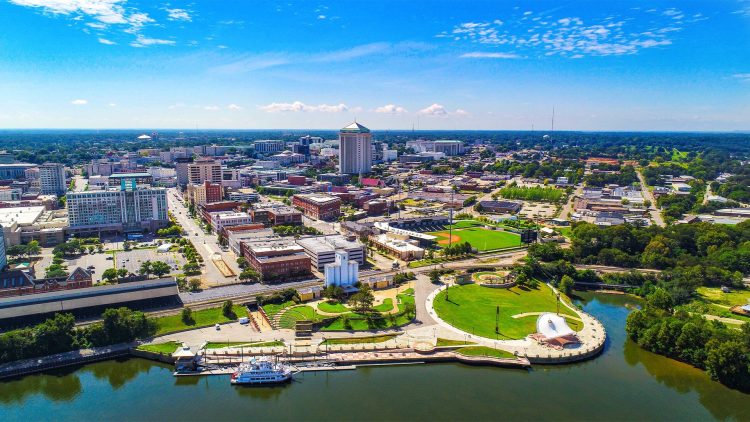 10 Famous Singers from Alabama