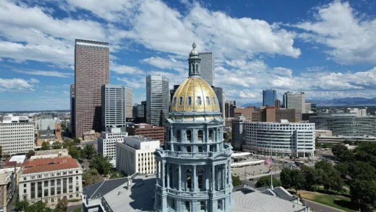 10 Famous Singers from Colorado