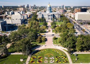 10 Famous Singers from Colorado