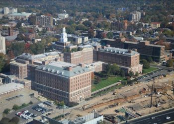 10 Famous Singers from Connecticut