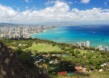 10 Famous Singers from Hawaii