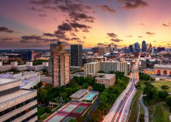 10 Famous Singers from Kansas