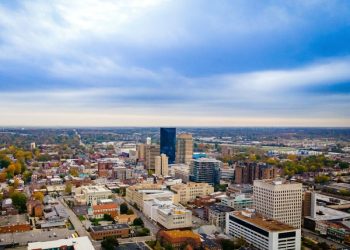 10 Famous Singers from Kentucky