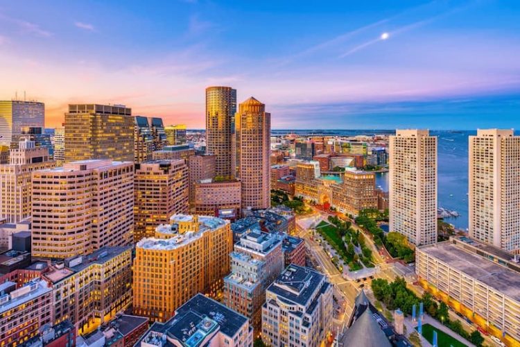 10 Famous Singers from Massachusetts