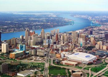 10 Famous Singers from Michigan