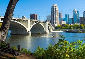 10 Famous Singers from Minnesota