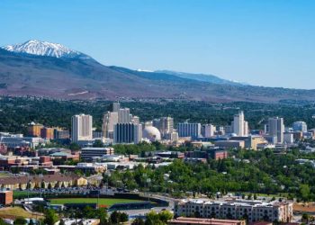 10 Famous Singers from Nevada