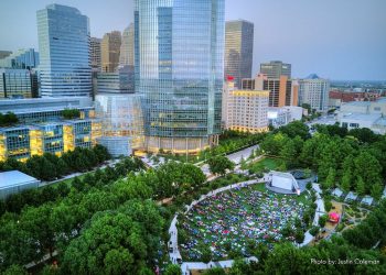 10 Famous Singers from Oklahoma