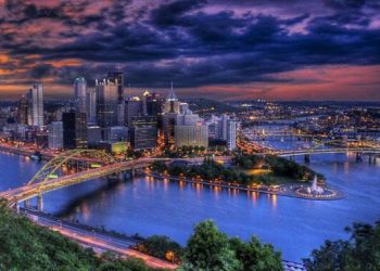 10 Famous Singers from Pennsylvania