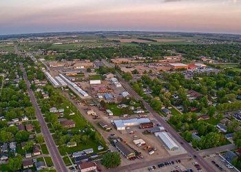 10 Famous Singers from South Dakota