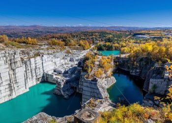 10 Famous Singers from Vermont