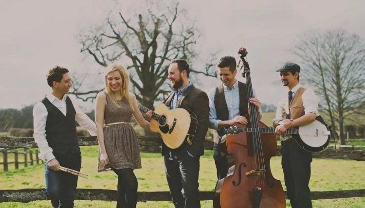 15 Best Folk Bands of All Time