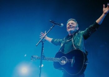 10 Best Chris Tomlin Songs of All Time