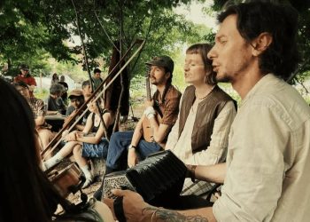 15 Best Folk Bands of All Time