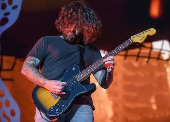 15 Best Guitar Players of All Time