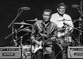 10 Best Robert Cray Band Songs of All Time