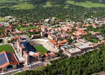 10 Famous Singers from Colorado