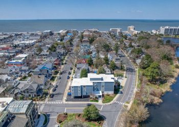 10 Famous Singers from Delaware