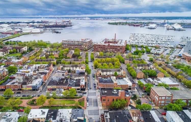 10 Famous Singers from Maryland