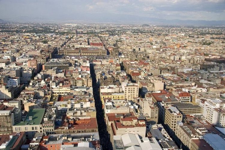 10 Famous Singers from Mexico