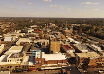 10 Famous Singers from Mississippi