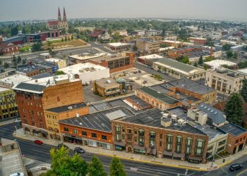 10 Famous Singers from Montana