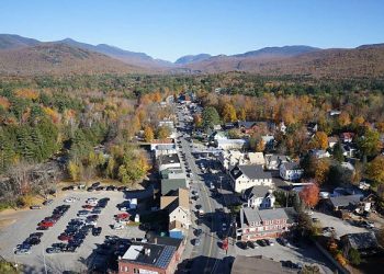 10 Famous Singers from New Hampshire