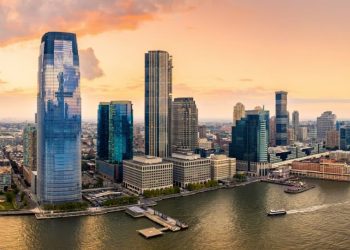 10 Famous Singers from New Jersey