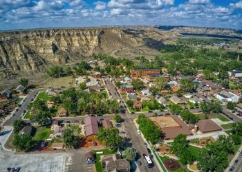 10 Famous Singers from North Dakota