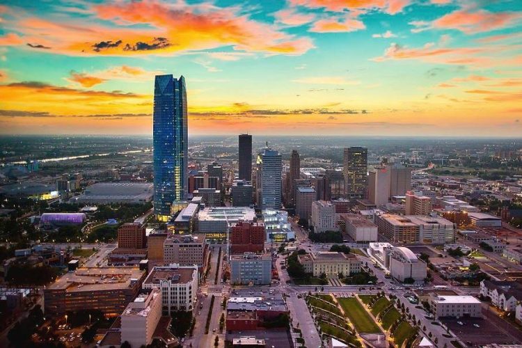 10 Famous Singers from Oklahoma