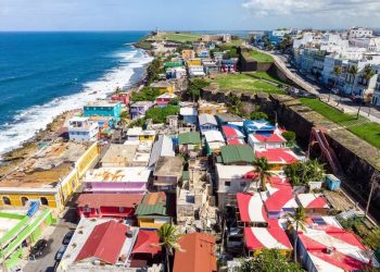 10 Famous Singers from Puerto Rico