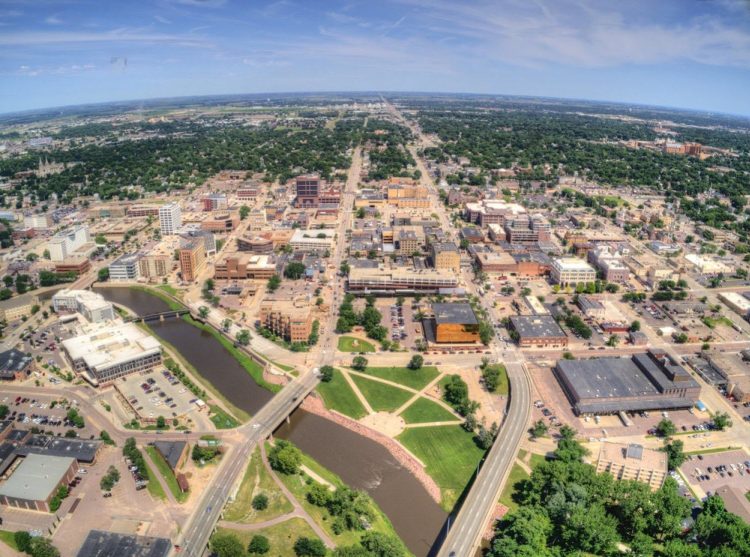 10 Famous Singers from South Dakota