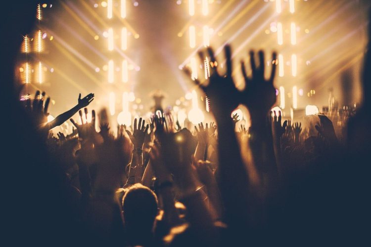10 Best Worship Songs of All Time