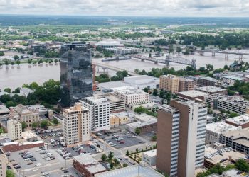 10 Famous Singers from Arkansas