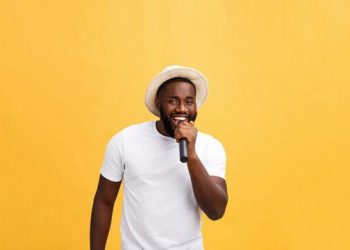 15 Best Male Singers of All Time