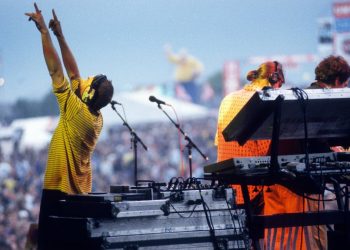 15 Best Electronic Music Songs of All Time