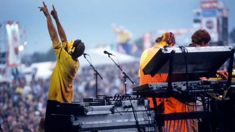 15 Best Electronic Music Songs of All Time