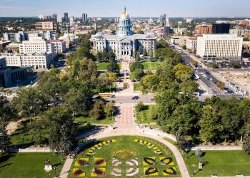 10 Famous Singers from Colorado