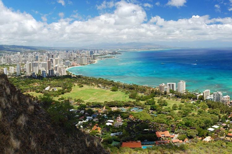 10 Famous Singers from Hawaii