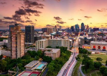 10 Famous Singers from Kansas